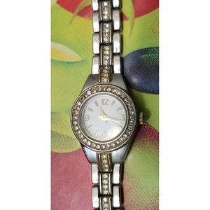 women's analog wrist watch silver gold 7 inch band with diamonds DO NOT BUY